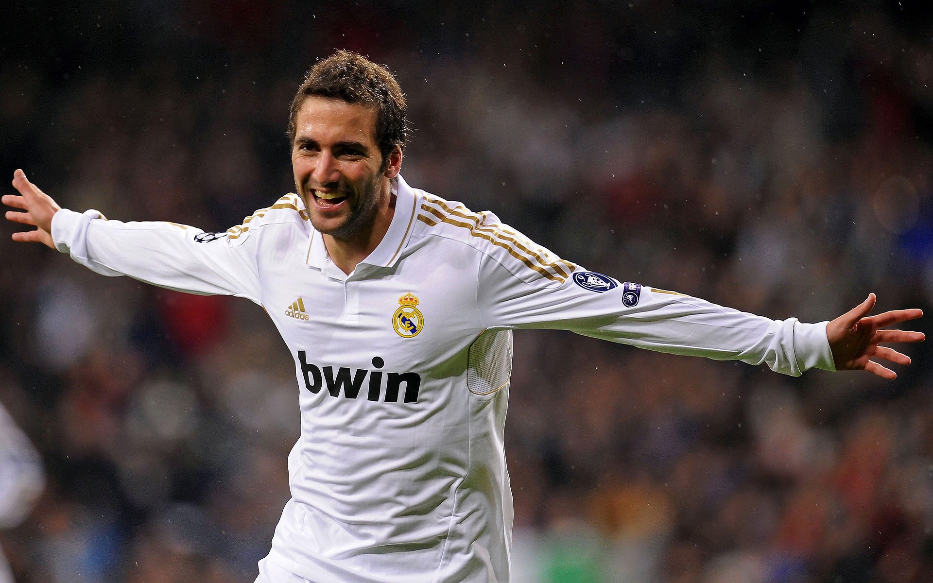 多家媒体点赞俱乐部管理理念称其为国内职业化典范样板，俱乐部赞助商怎么赚钱